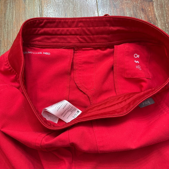 FIGS Zamora Limited Edition Red Technical Collection Jogger Scrub Pants Small - Picture 7 of 11